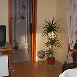 Bundi Vendeghaz 3*