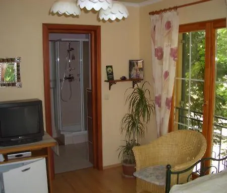 Bundi 3* Kehidakustány