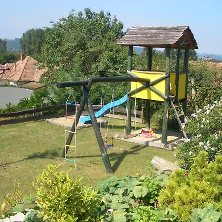 Guest house Bundi Vendeghaz Kehidakustany