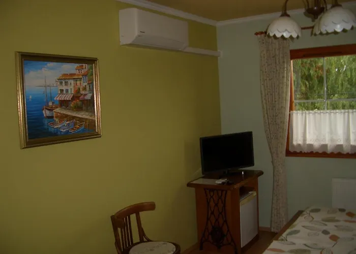 Bundi Vendeghaz 3* Kehidakustány