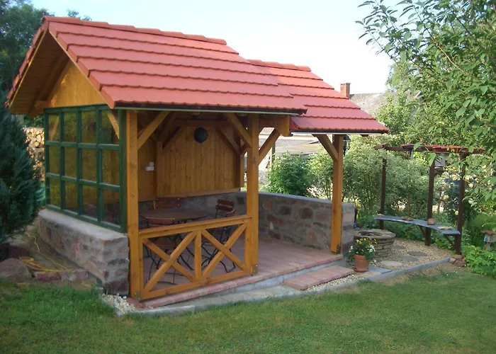 Bundi Vendeghaz 3*