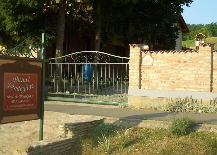 Bundi Vendeghaz 3*