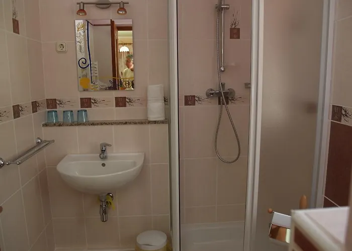 Bundi Vendeghaz 3* Kehidakustány