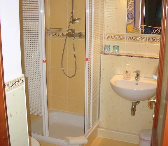 Pensionat Bundi Vendeghaz Kehidakustány